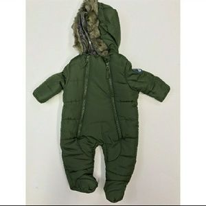 NWOT Baby Snowsuit 6-9 months